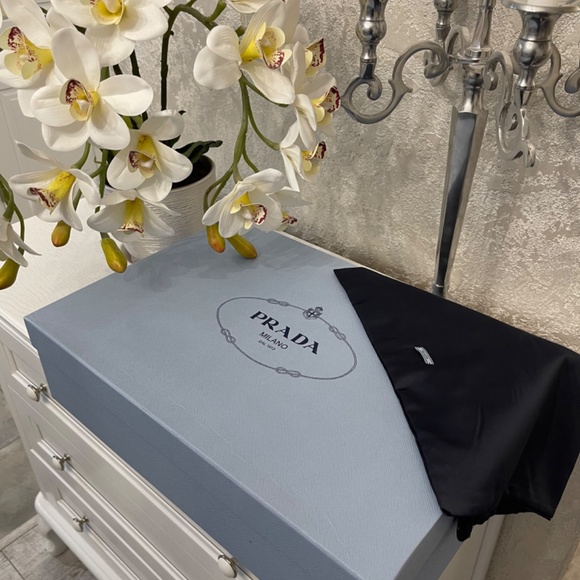 $1,650 Prada Gold Metallic Brushed Calf Leather Chelsea Boots Sz 38 AUTHENTIC😍 - Picture 8 of 17